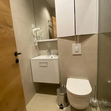 Heidi - Zlatni Javor Τζαχορίνα