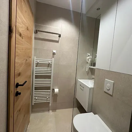 Heidi - Zlatni Javor Τζαχορίνα